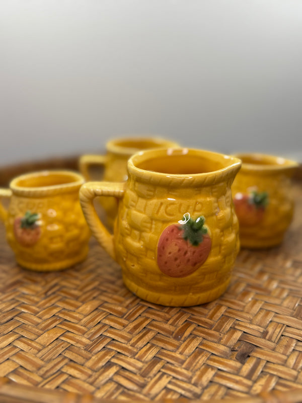 Vintage Strawberry Measuring Cups – Set of 4